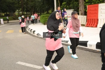 Runner Photo 4264315