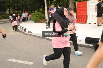 Runner Photo 4264318