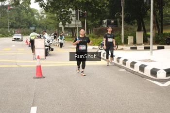 Runner Photo 4264344