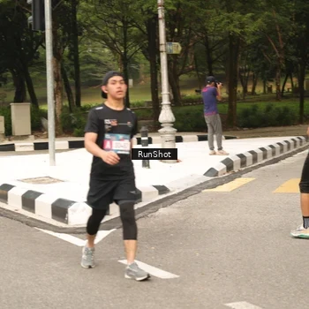 Runner Photo 4264375