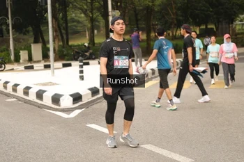 Runner Photo 4264381