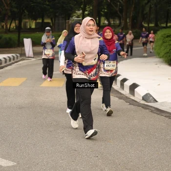 Runner Photo 4264433