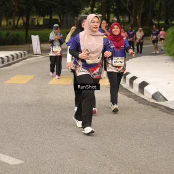 Runner Photo 4264436