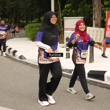 Runner Photo 4264445