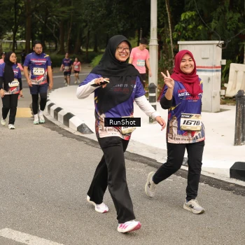 Runner Photo 4264451