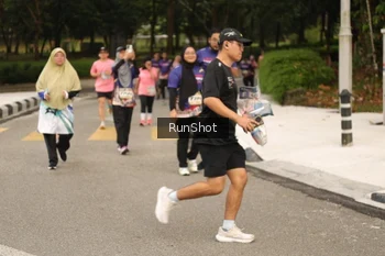 Runner Photo 4264456
