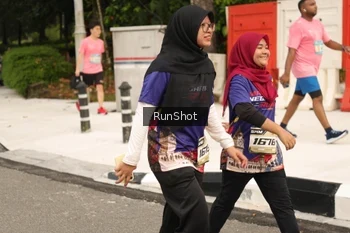 Runner Photo 4264459