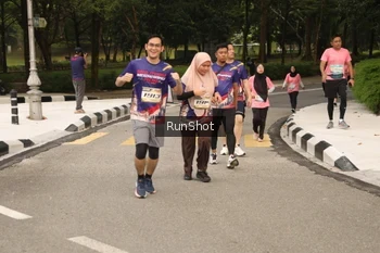 Runner Photo 4264530