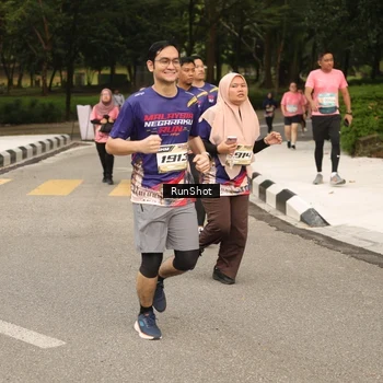 Runner Photo 4264537