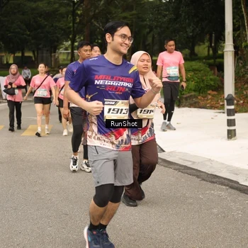 Runner Photo 4264540