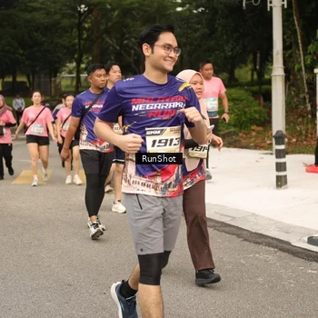 Runner Photo 4264544