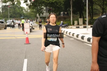 Runner Photo 4264586