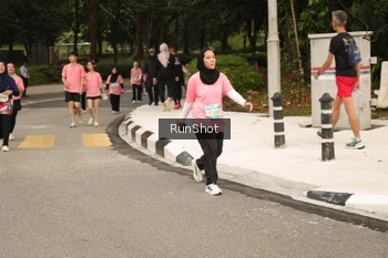 Runner Photo 4264595