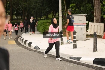 Runner Photo 4264600