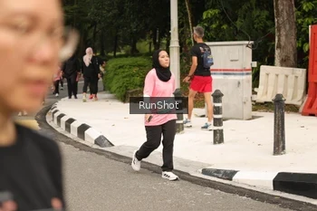 Runner Photo 4264605