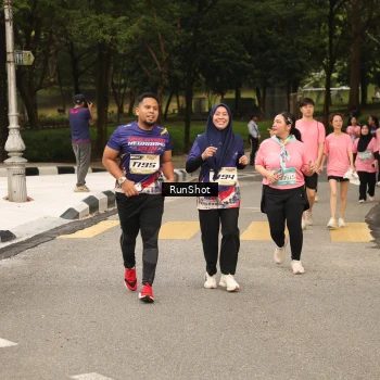 Runner Photo 4264611