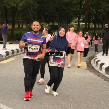 Runner Photo 4264613