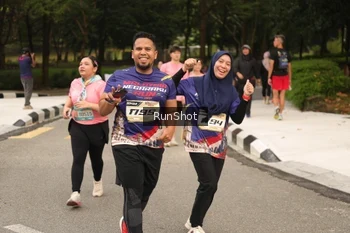 Runner Photo 4264623