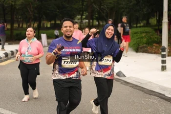 Runner Photo 4264629