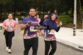 Runner Photo 4264631