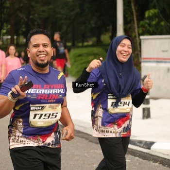 Runner Photo 4264644