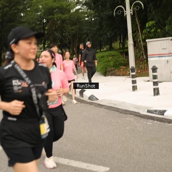 Runner Photo 4264650