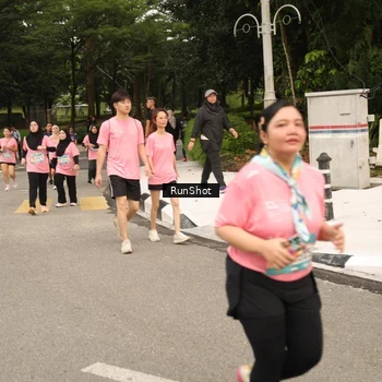 Runner Photo 4264656
