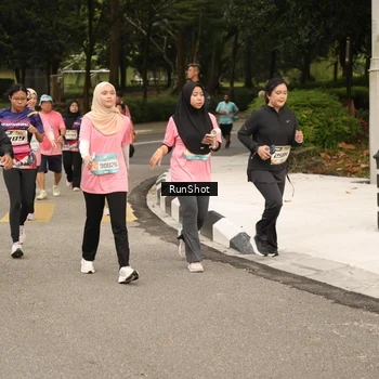 Runner Photo 4264711