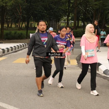 Runner Photo 4264714
