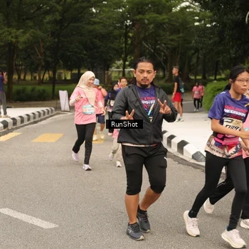 Runner Photo 4264720