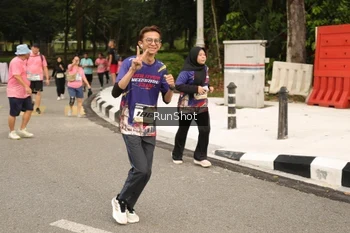 Runner Photo 4264755