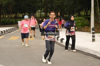 Runner Photo 4264757