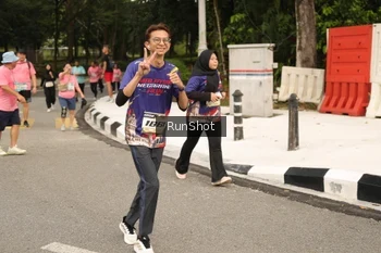 Runner Photo 4264758
