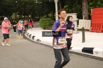 Runner Photo 4264763