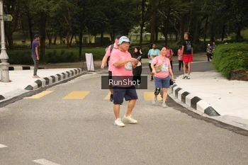 Runner Photo 4264764
