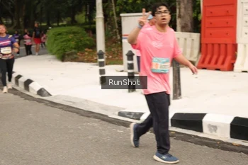 Runner Photo 4264900