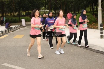 Runner Photo 4264998