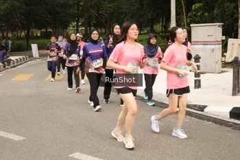 Runner Photo 4265004