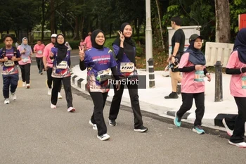 Runner Photo 4265013