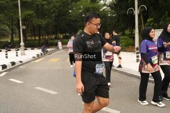 Runner Photo 4265023