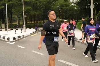 Runner Photo 4265035