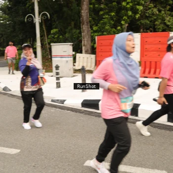 Runner Photo 4265046