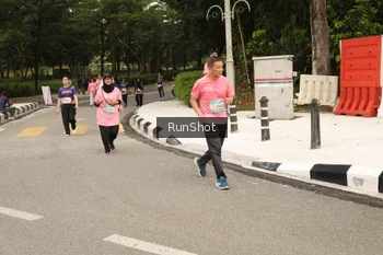 Runner Photo 4265062