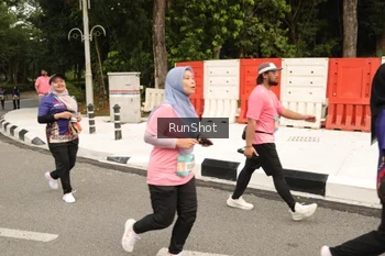 Runner Photo 4265066