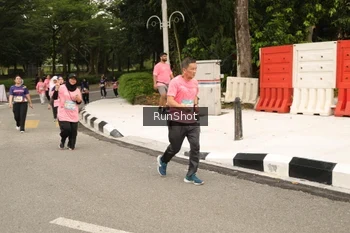 Runner Photo 4265067