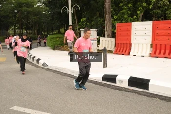 Runner Photo 4265070
