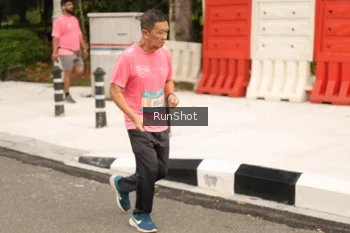 Runner Photo 4265072