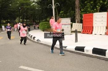 Runner Photo 4265073