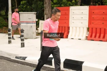 Runner Photo 4265075