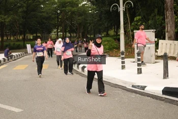 Runner Photo 4265078